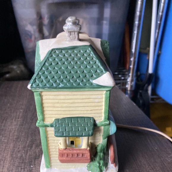 Ceramic Village House Lighted GROCERY Store - Picture 2 of 5